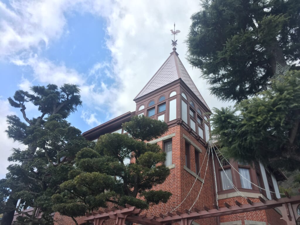 2. 風見雞之館