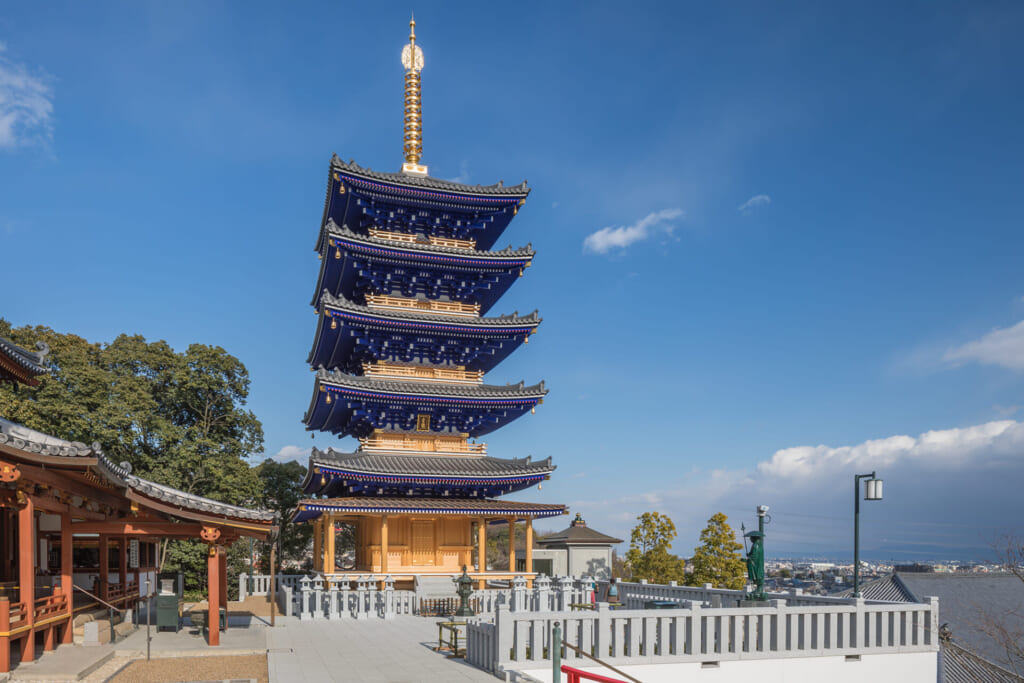 中山寺　五重塔外観 (1)