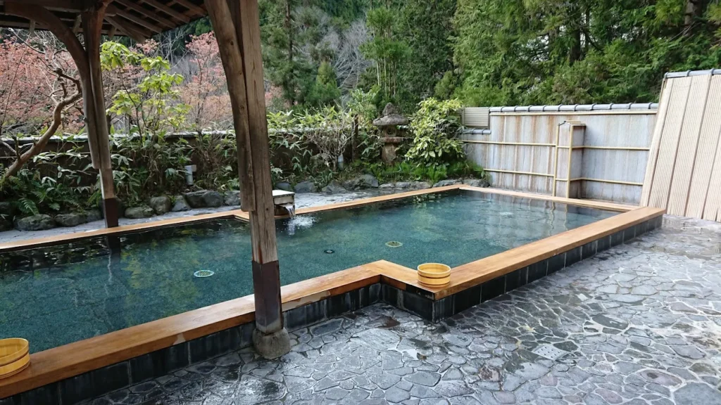 kurama-onsen-04