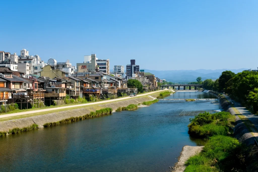 kyoto-kawaramachi-station-02