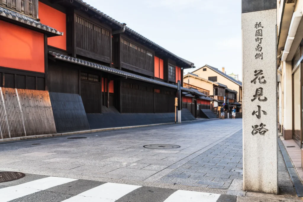 kyoto-kawaramachi-station-05