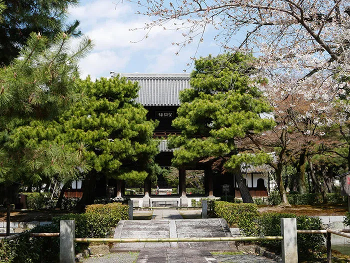 kyoto-kawaramachi-station-06